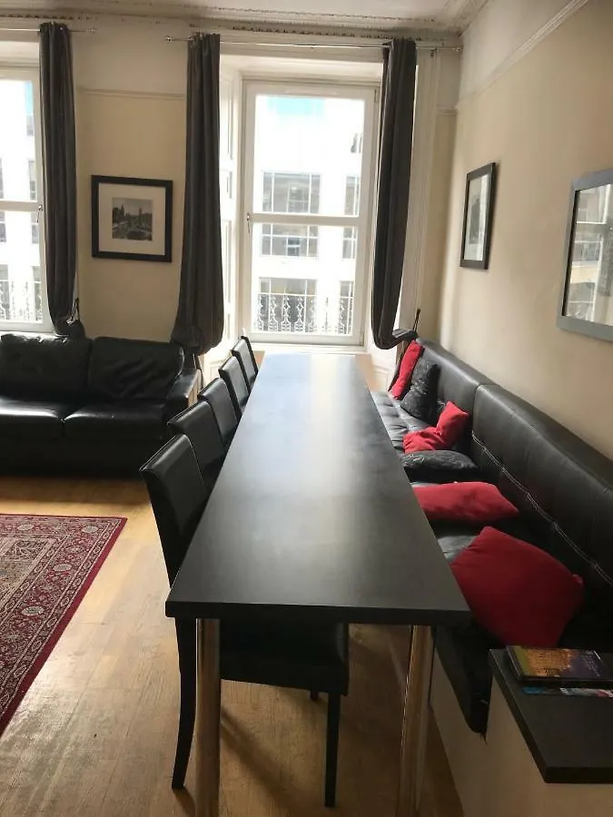 Central Apartment Sleeps Upto 16 People Edinburg
