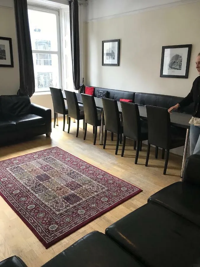 Central Apartment Sleeps Upto 16 People Edinburg