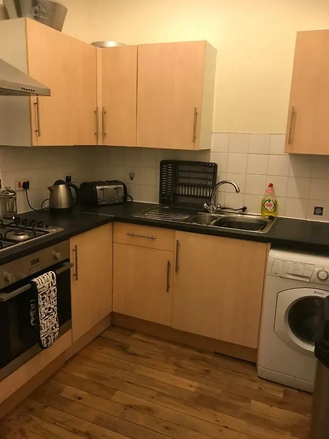 Central Apartment Sleeps Upto 16 People Edinburg